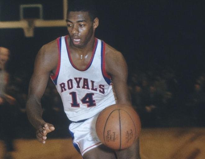 后面临巨大 后面临巨大